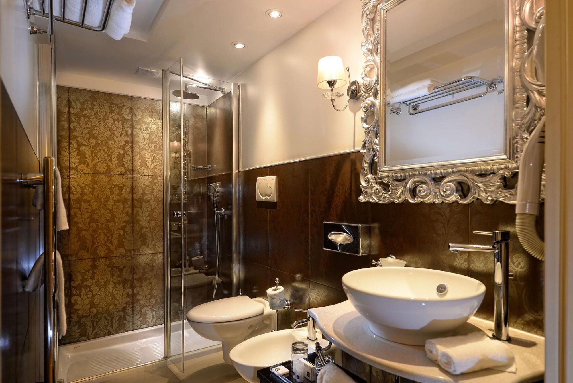 Chambre Lit Queen-Size Classique