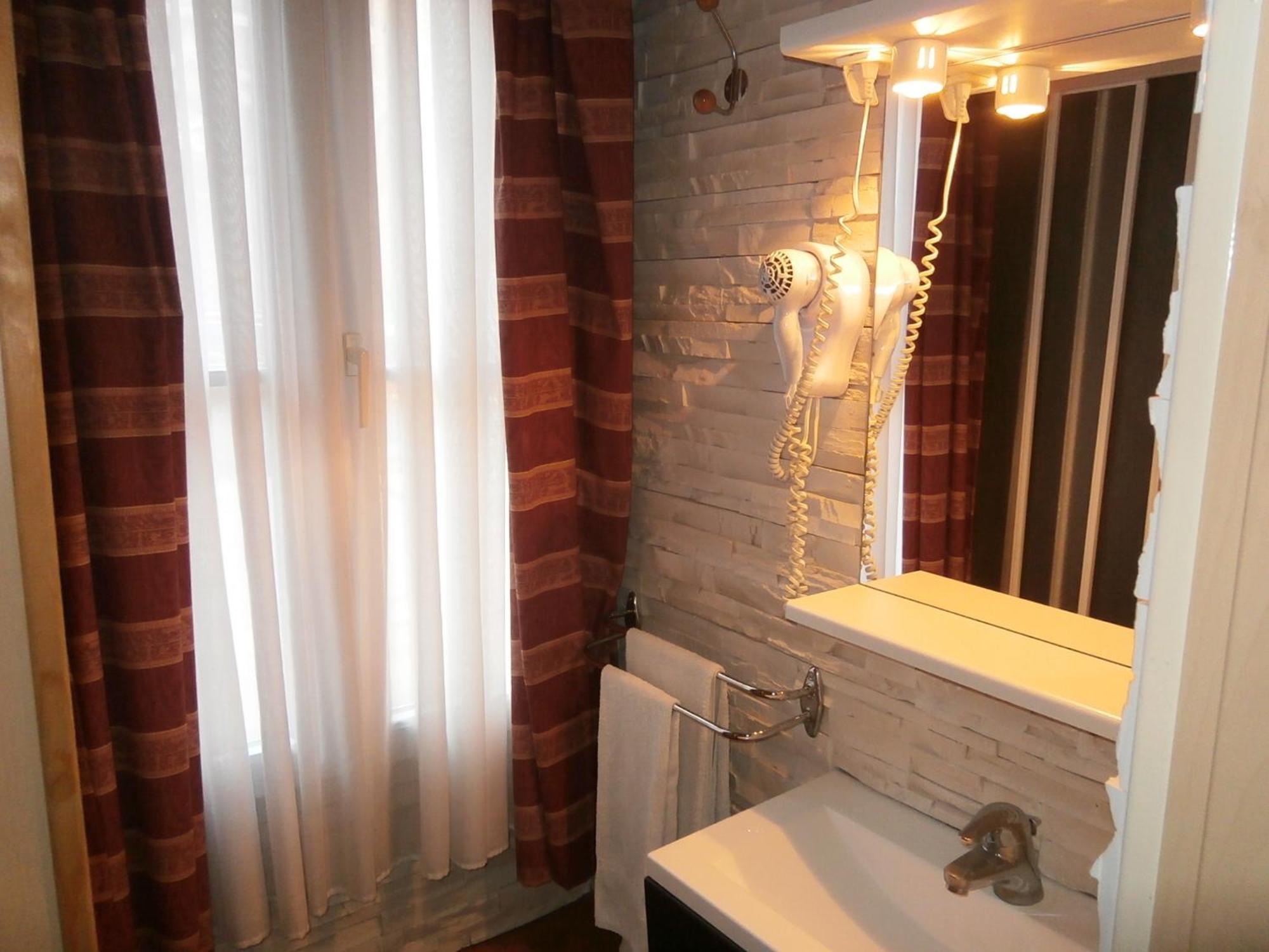 Double Room,689406648:JPEG