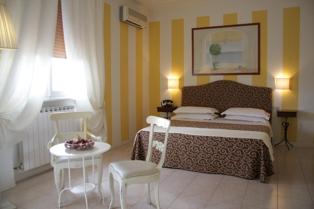 Quarto Standard com Cama de Casal ou 2 de Solteiro