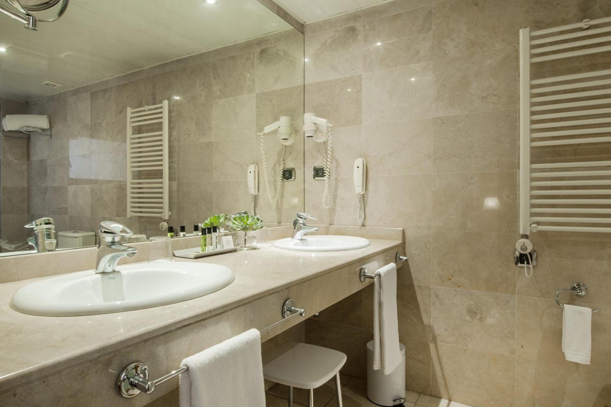 Appartement Familial (2 Adultes + 2 Enfants)