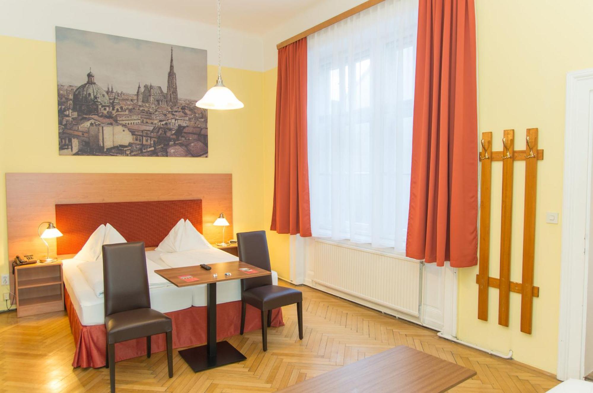 Habitación Familiar con baño privado (4 personas)