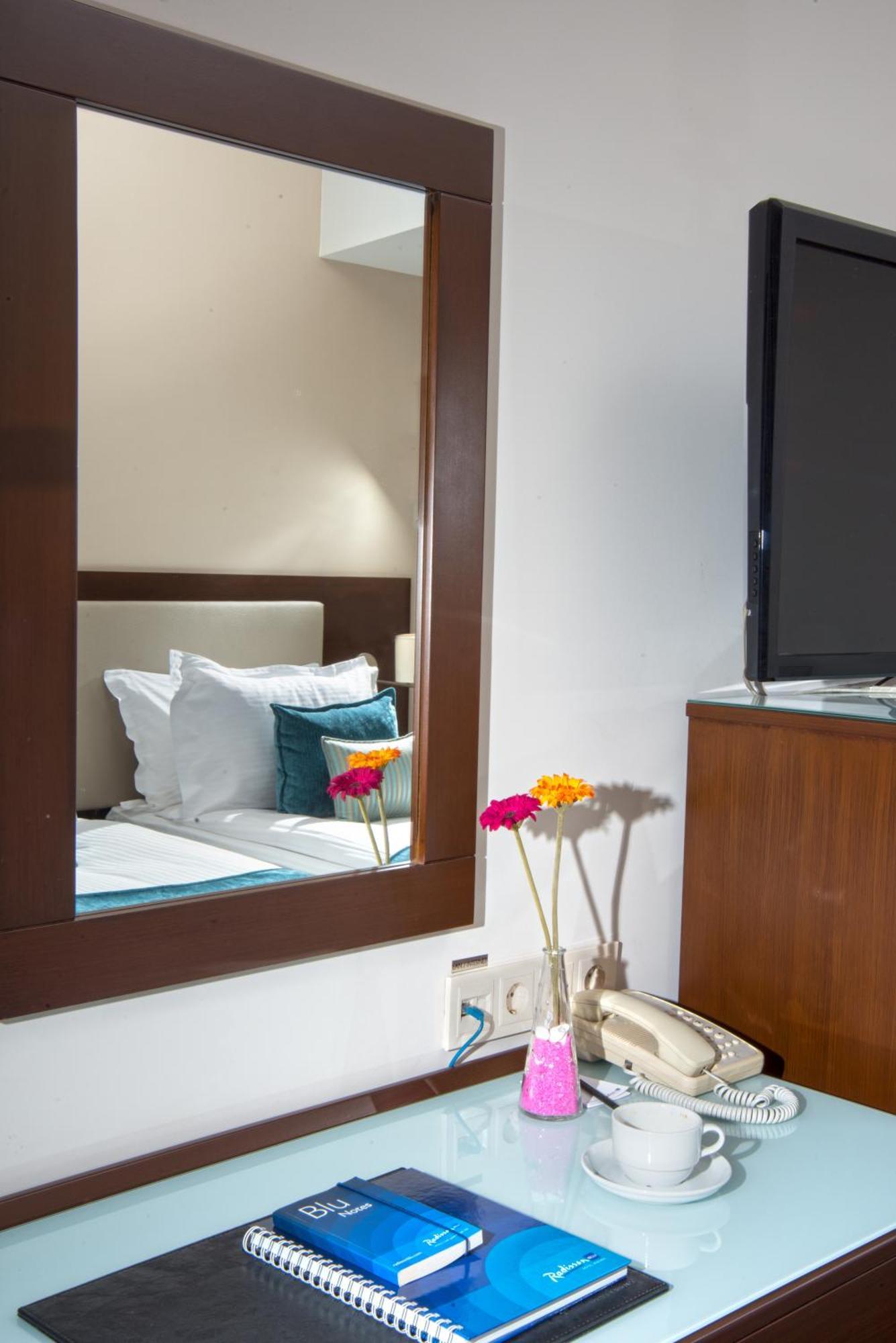 Chambre Supérieure avec Balcon et Vue sur la Ville
