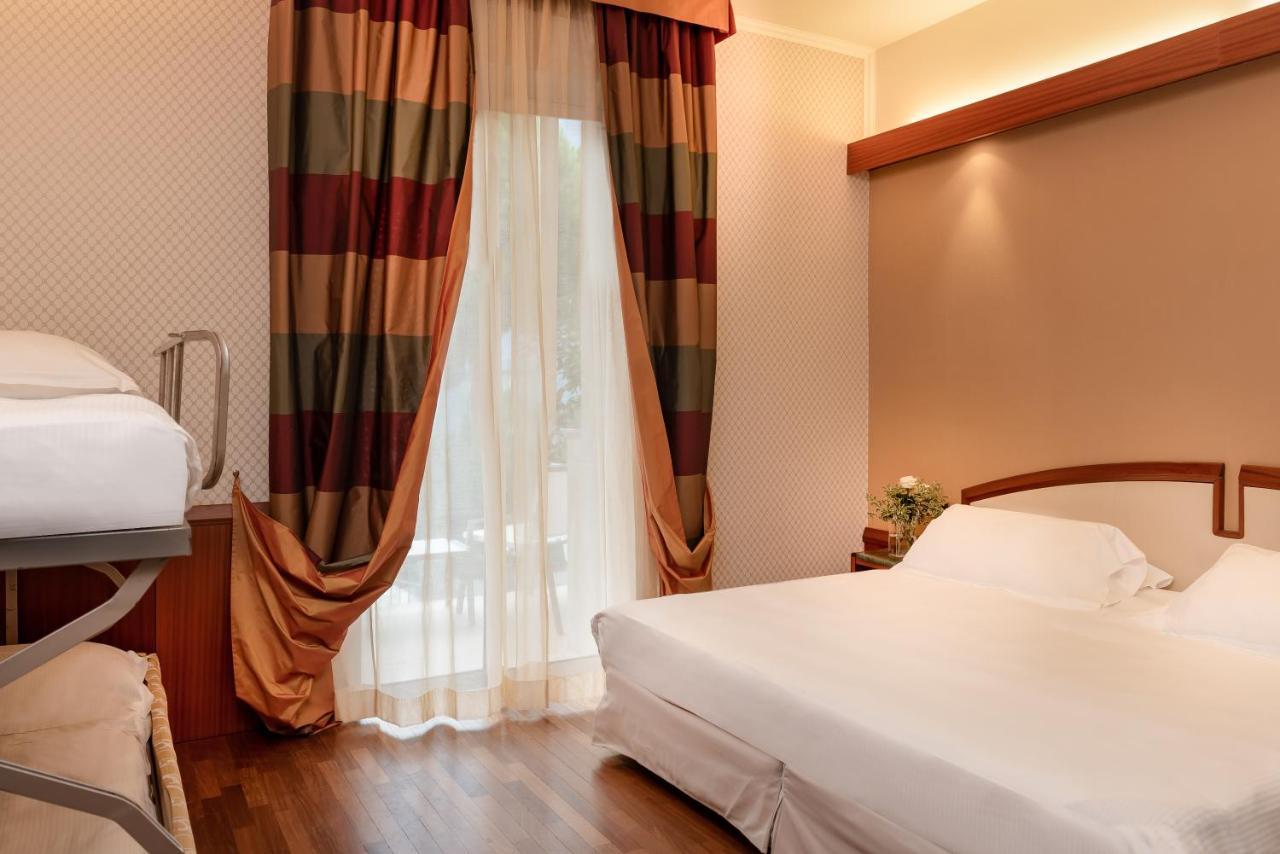 Chambre Triple - Vue sur Ville