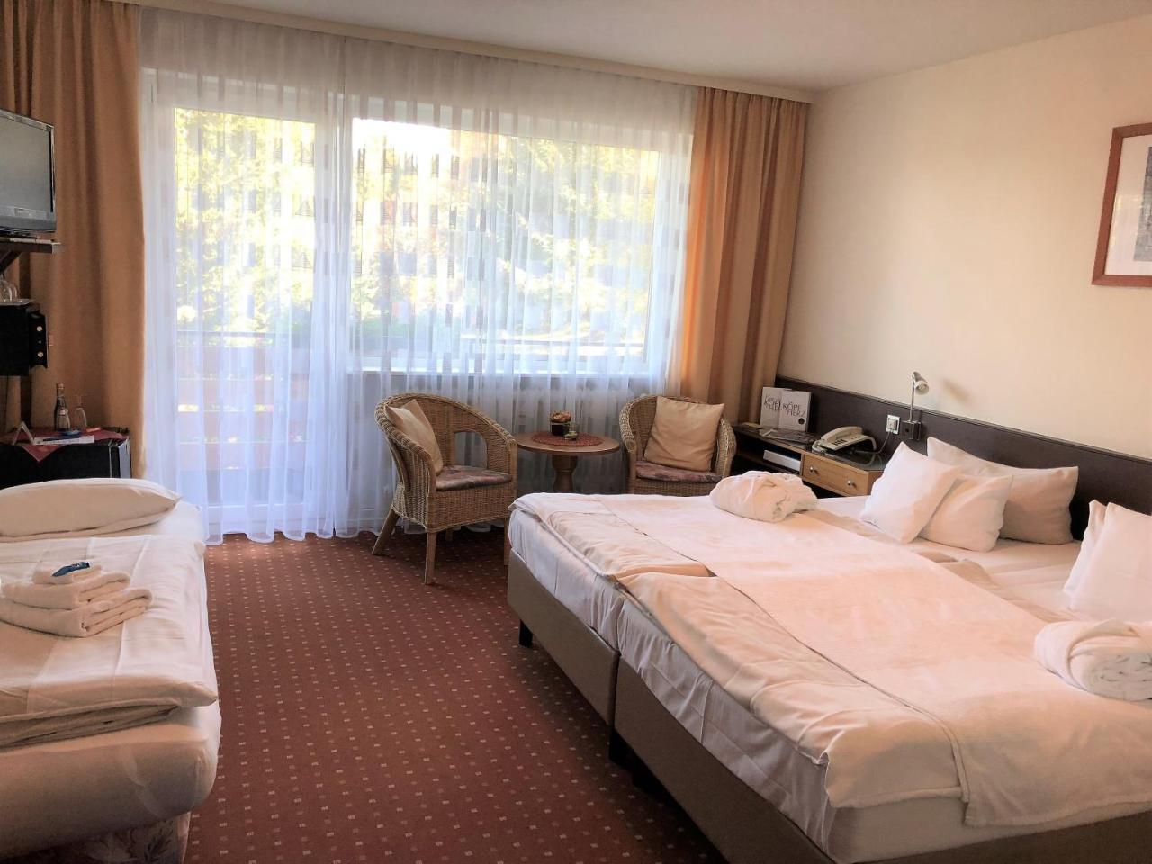 Chambre Triple Standard avec Balcon