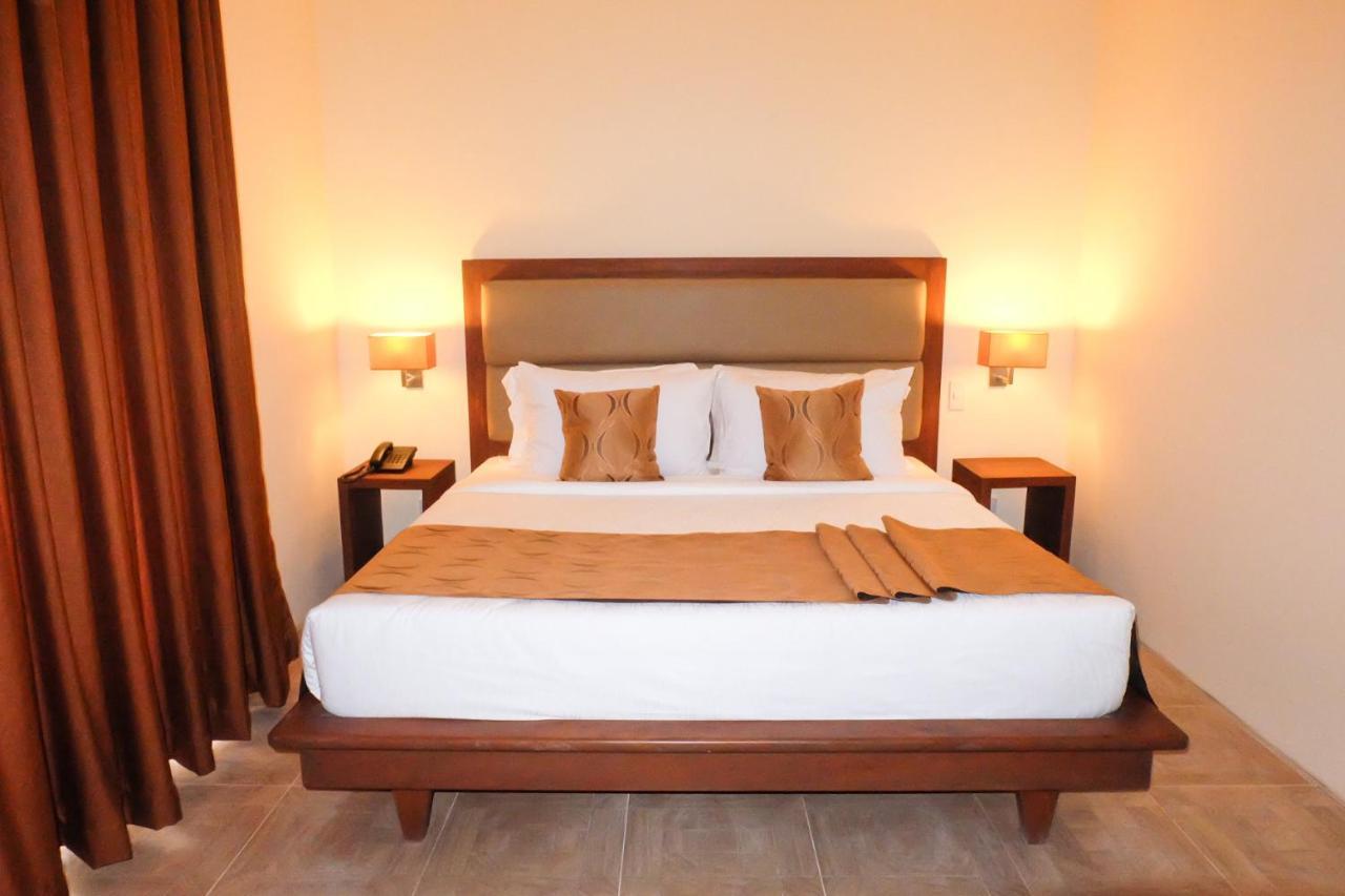 Deluxe Queen Room,908281453:JPEG