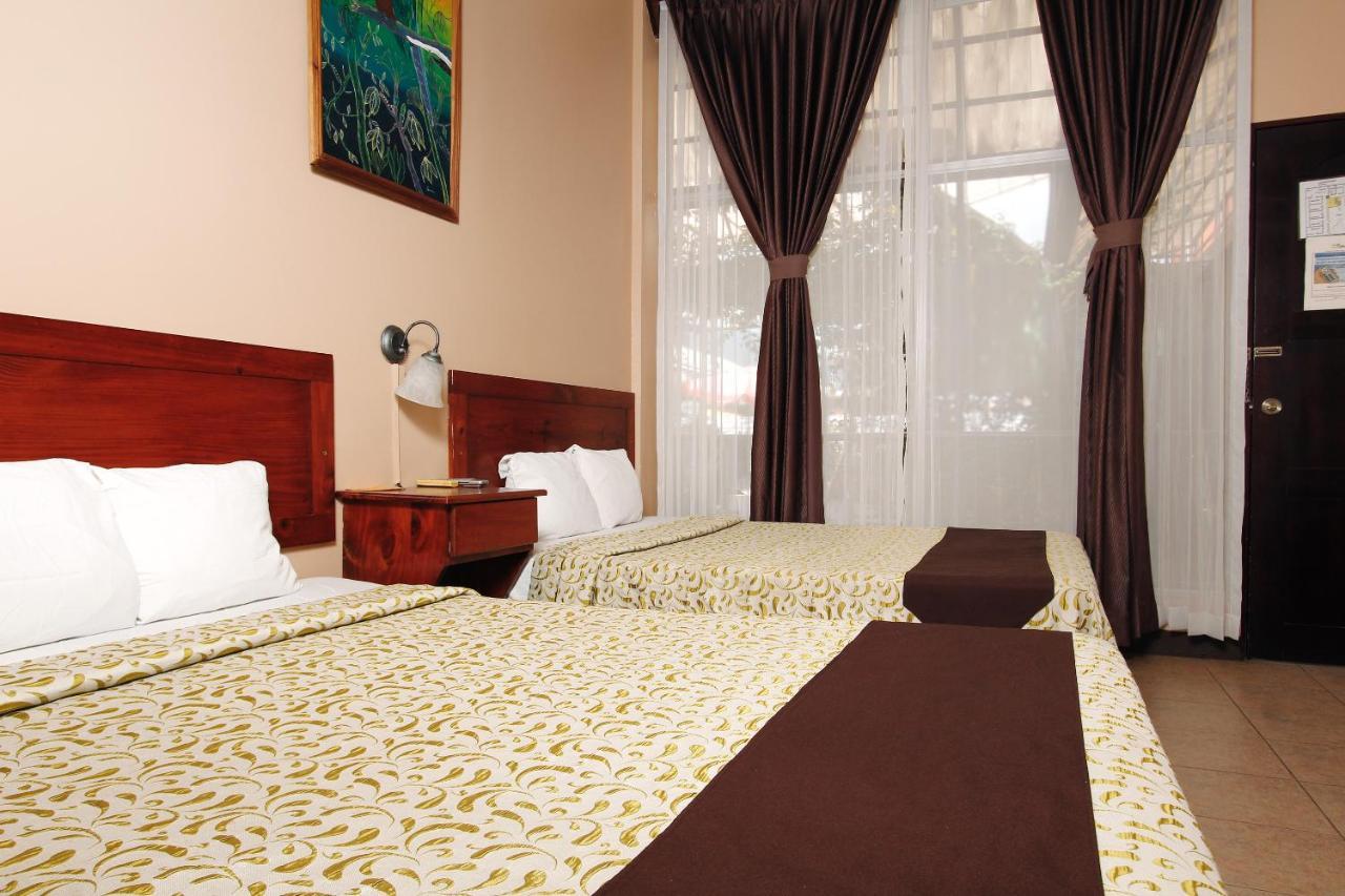 Family Room with Terrace,1213578316:JPEG