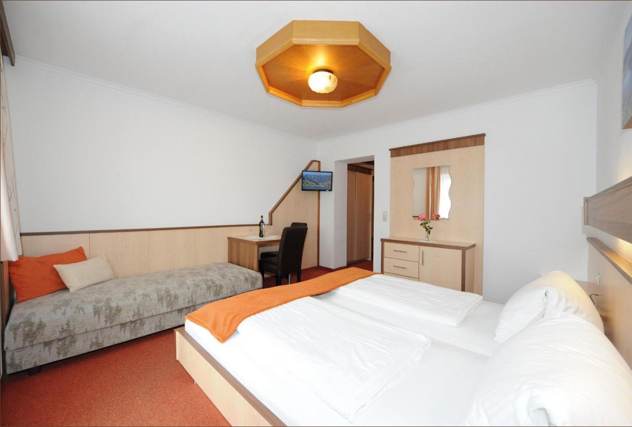 Double Room with Extrabed and Lake View,832170965:JPEG