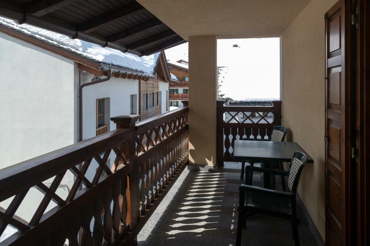 Deluxe Double or Twin Room with Balcony
