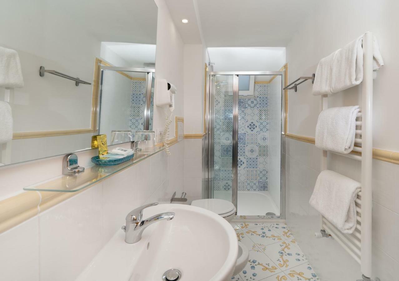 Triple Room with Sea View