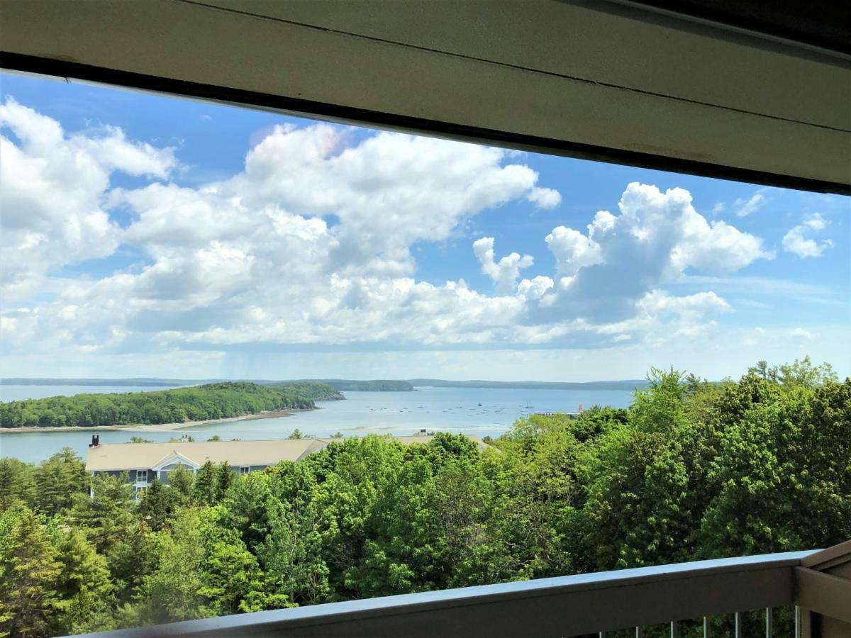 Premier King Room with Ocean View and Balcony, 1 King Bed (3rd/4th Floor NON-PET)