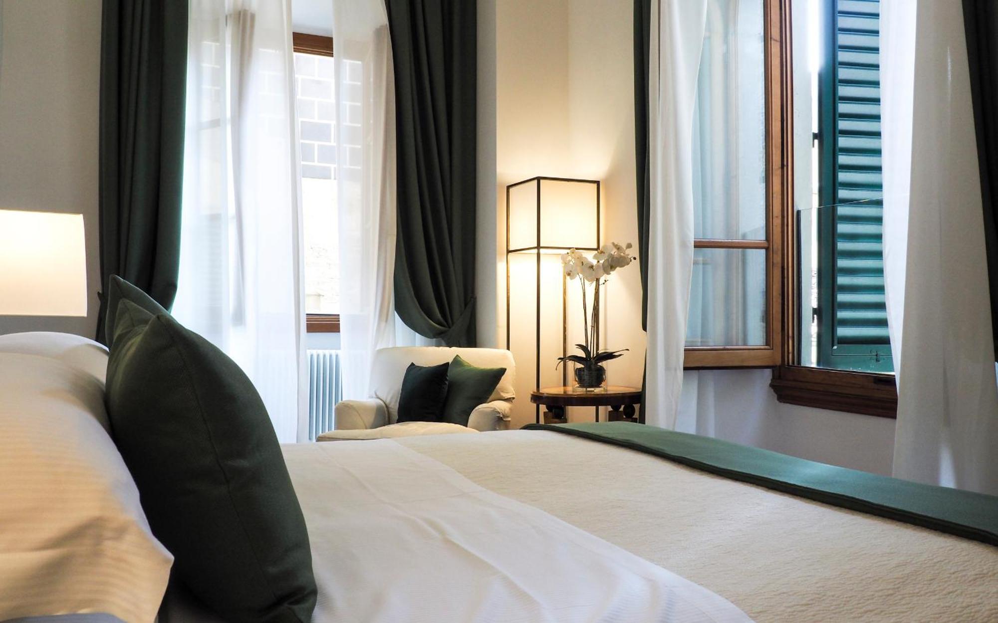 Deluxe Double Room,1002898245:JPEG