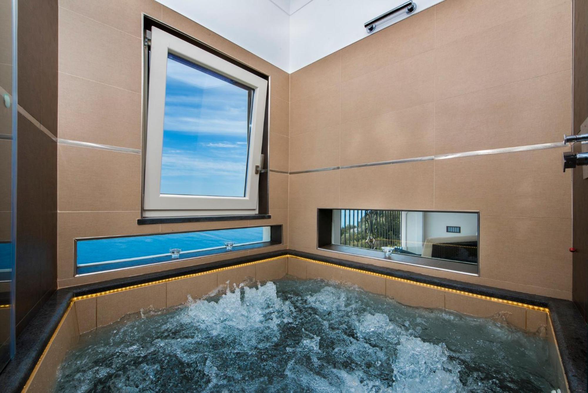 Superior Double Room with Sea View
