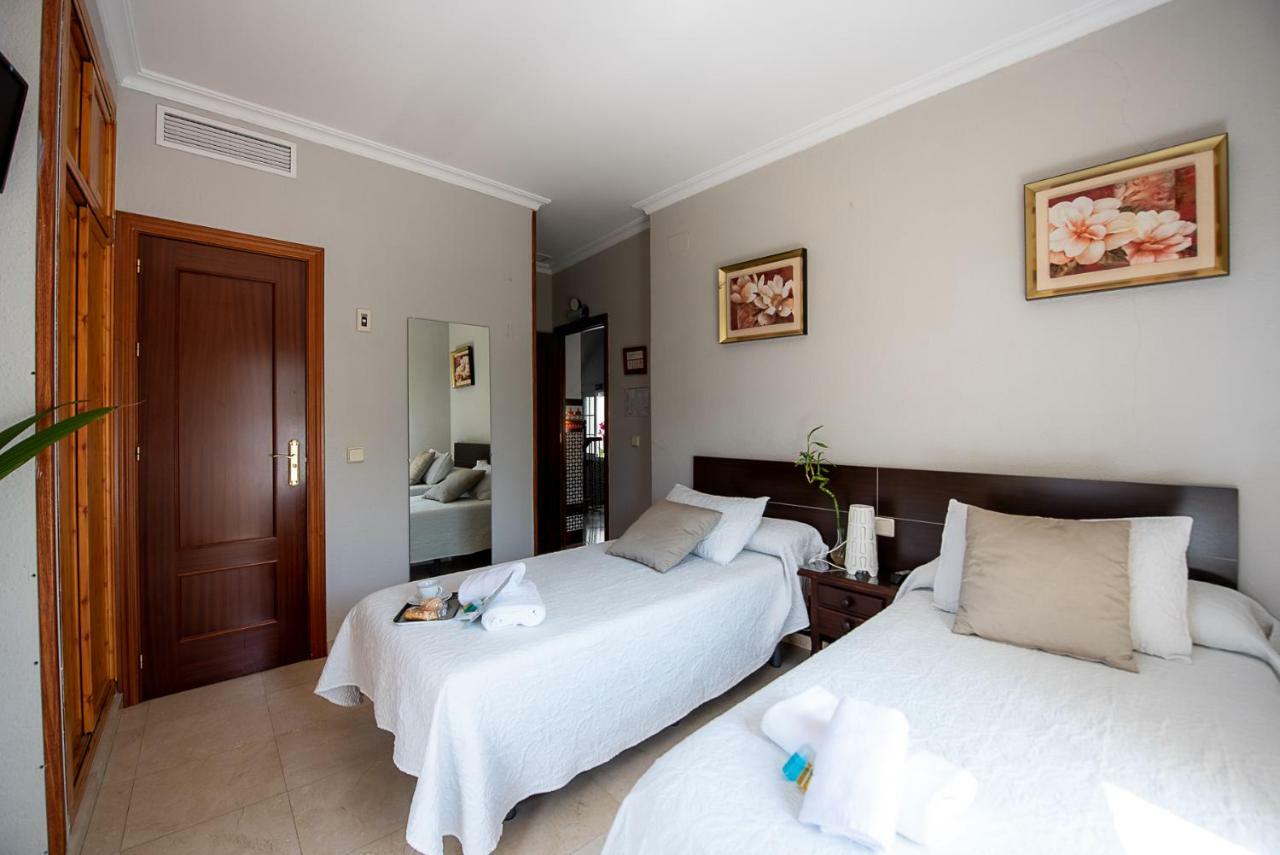 Double or Twin Room Private Bathroom