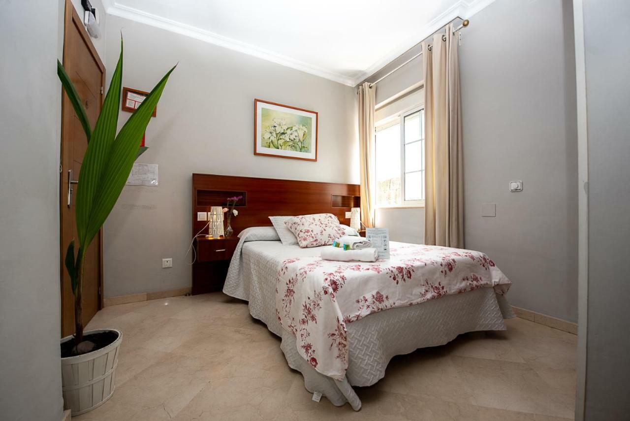 Double or Twin Room Private Bathroom