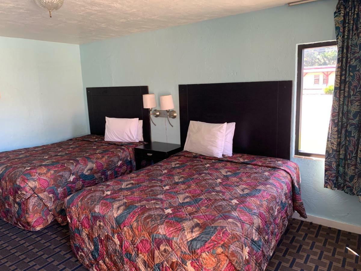 Double Room with Two Double Beds - Smoking