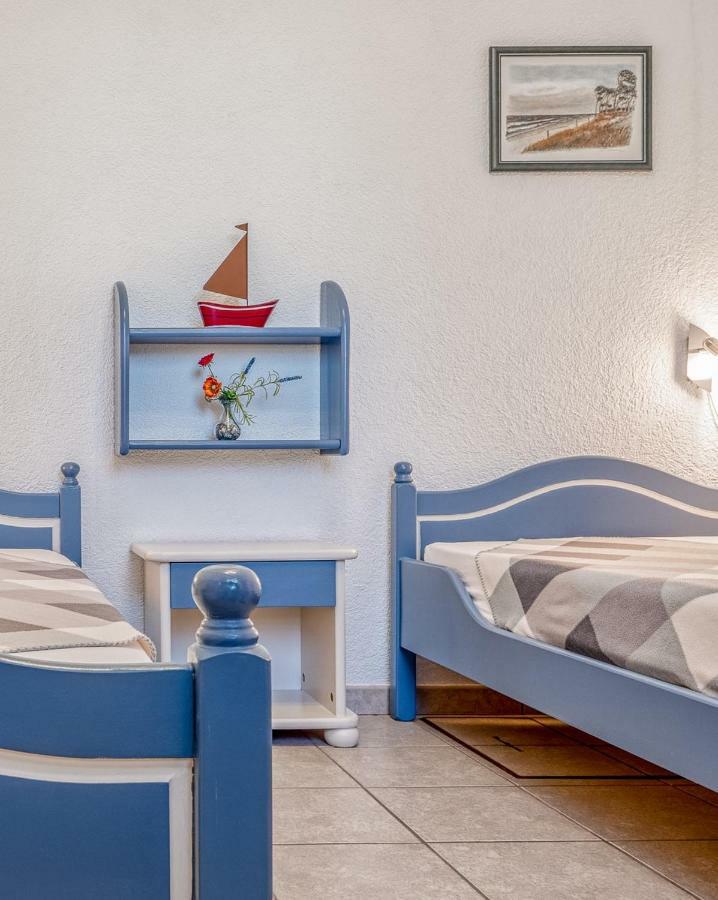Two-Bedroom House,846732566:JPEG