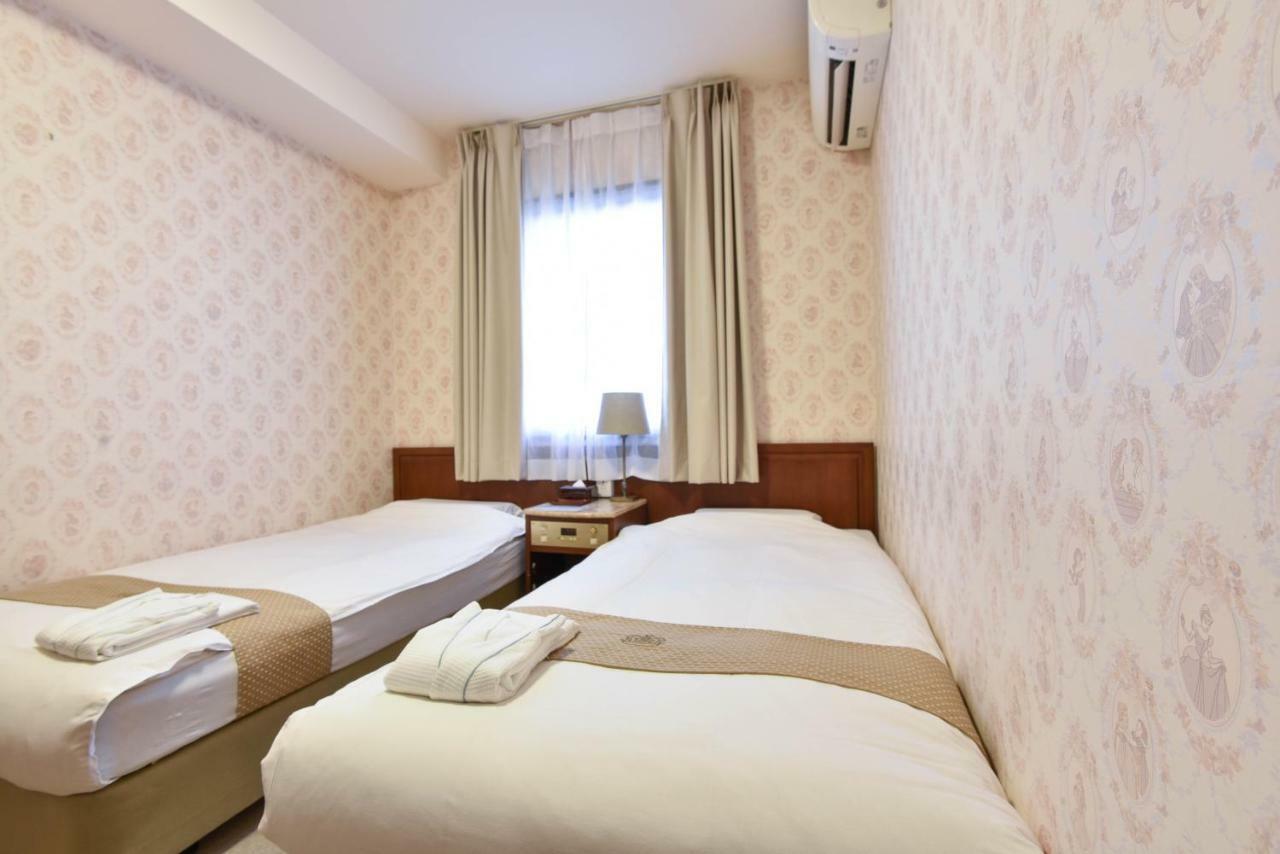 Ladies Floor Twin Room - Non-Smoking