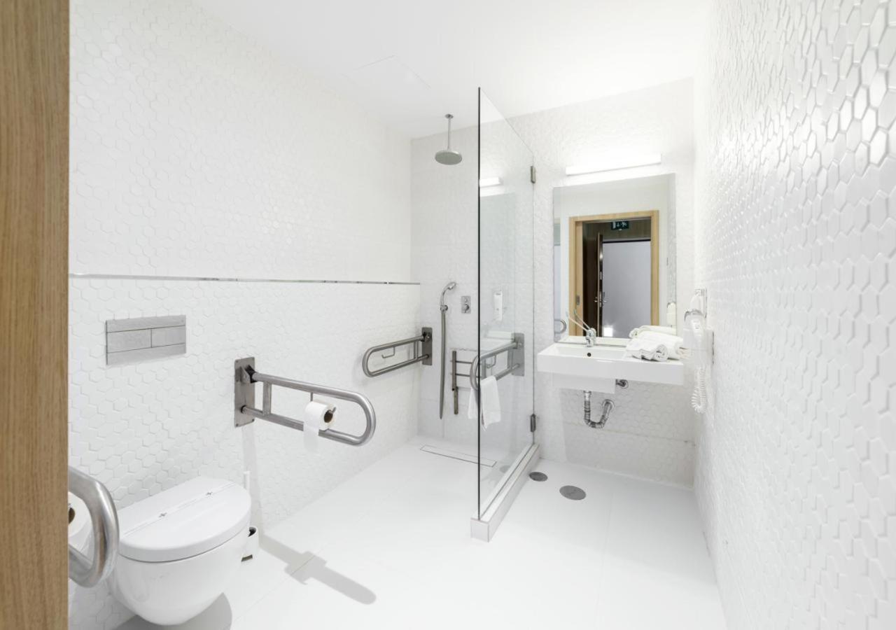 Chambre Double - Accessible aux Personnes à Mobilité Réduite