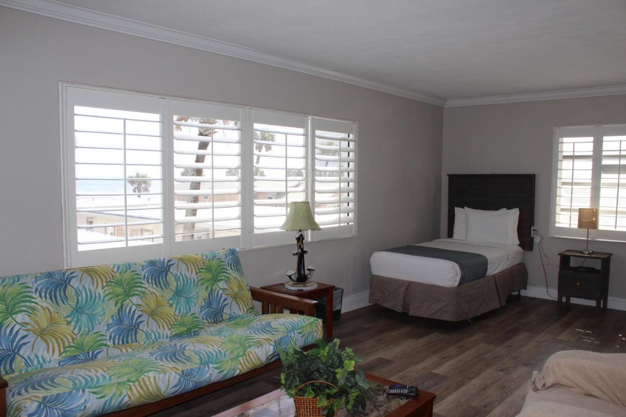 One-Bedroom Apartment with Ocean View