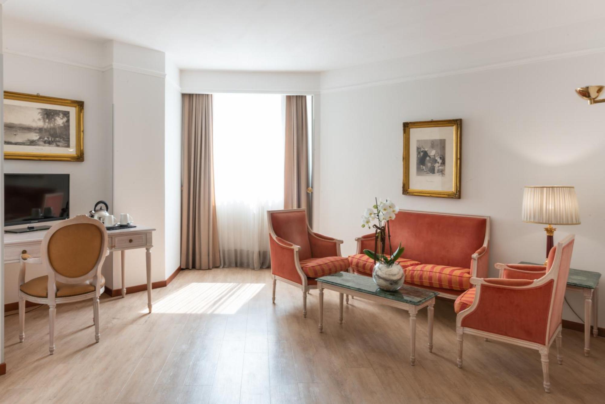 Suite,1351212571:JPEG