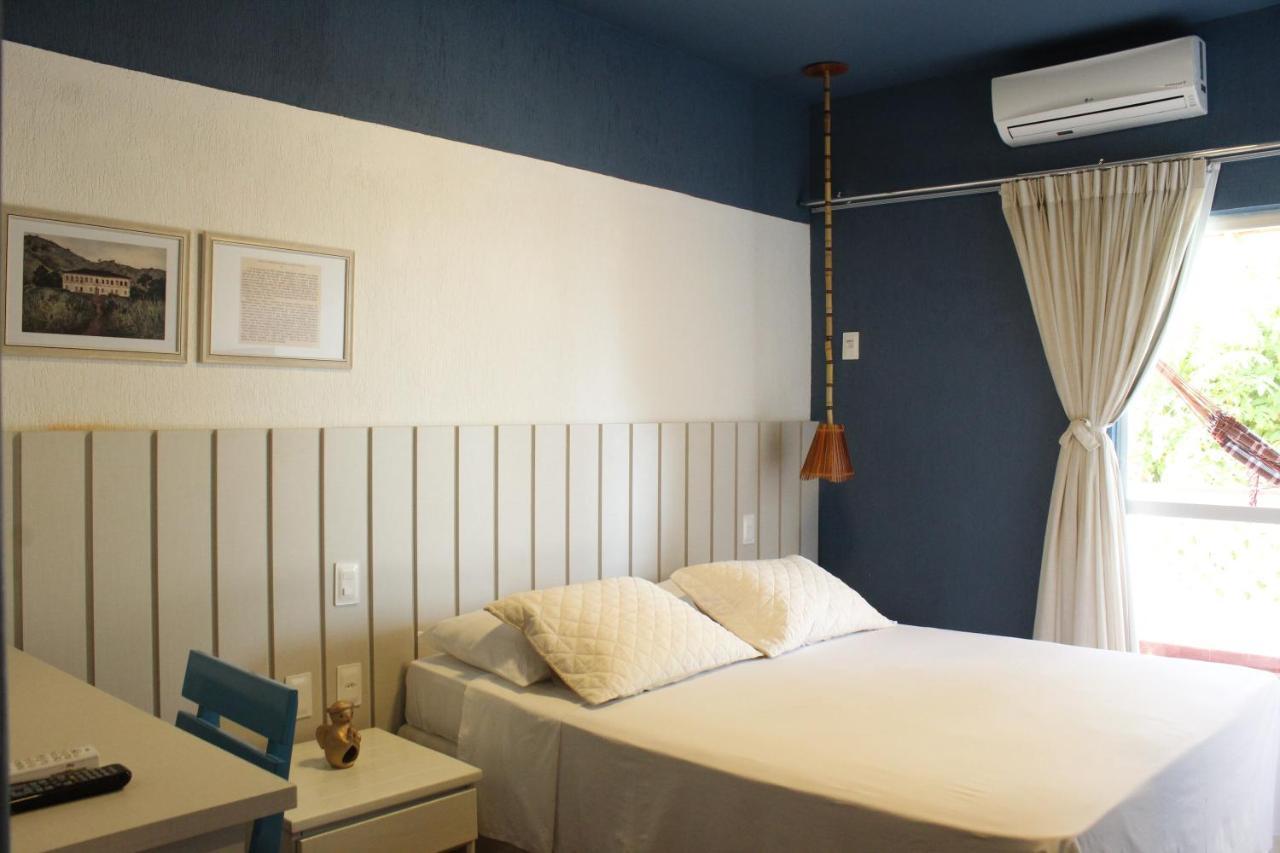 Quarto com Cama de Casal ou 2 de Solteiro e Banheiro