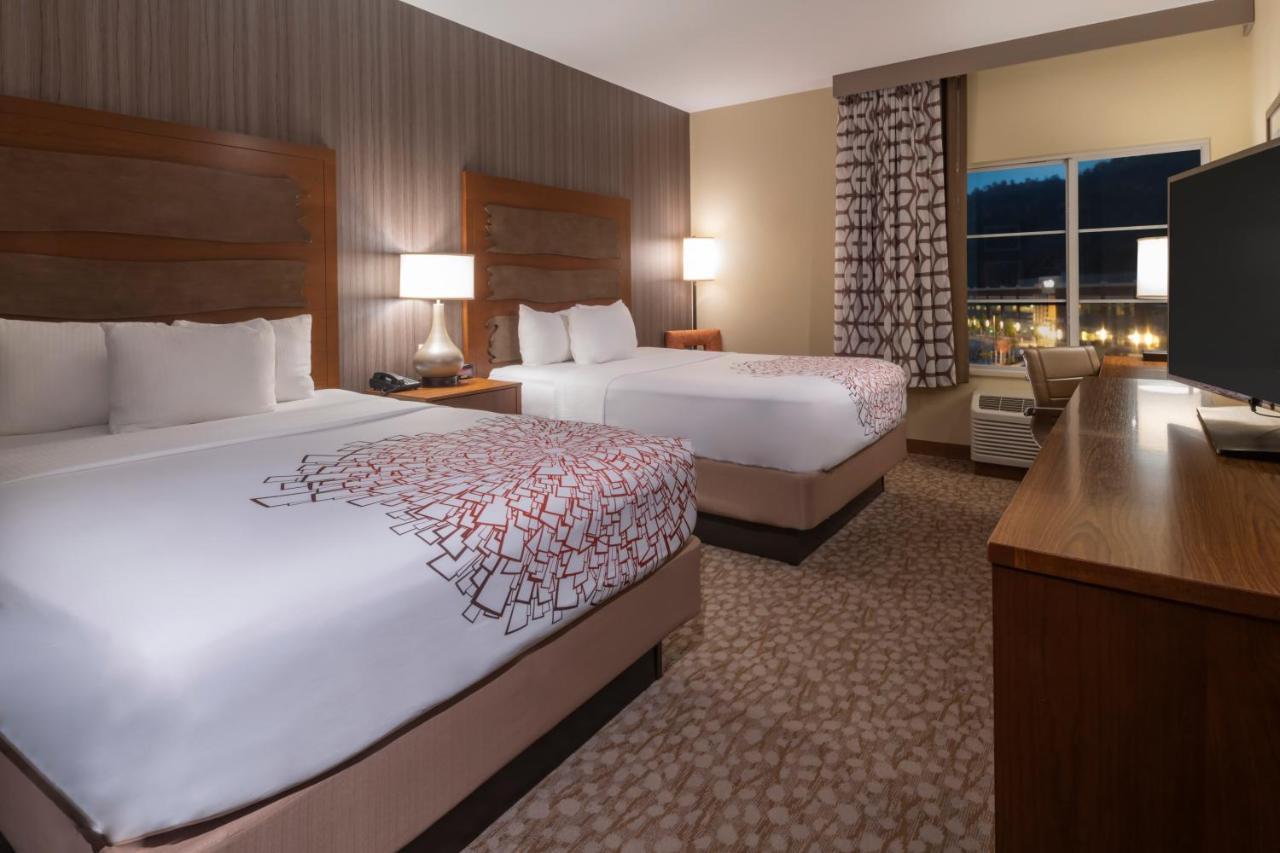 Queen Room with Two Queen Beds,1281195379:JPEG