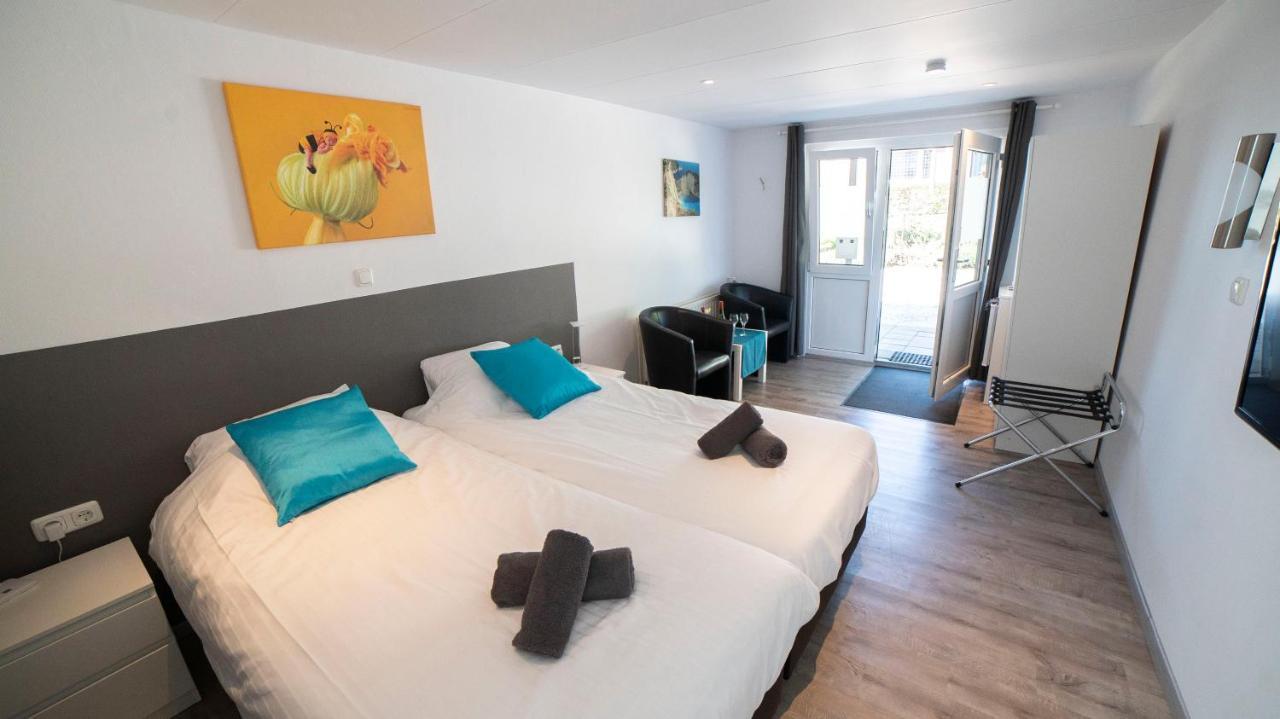 Comfort Double Room Shower