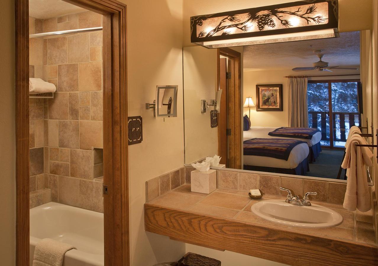 Two-Bedroom King Suite