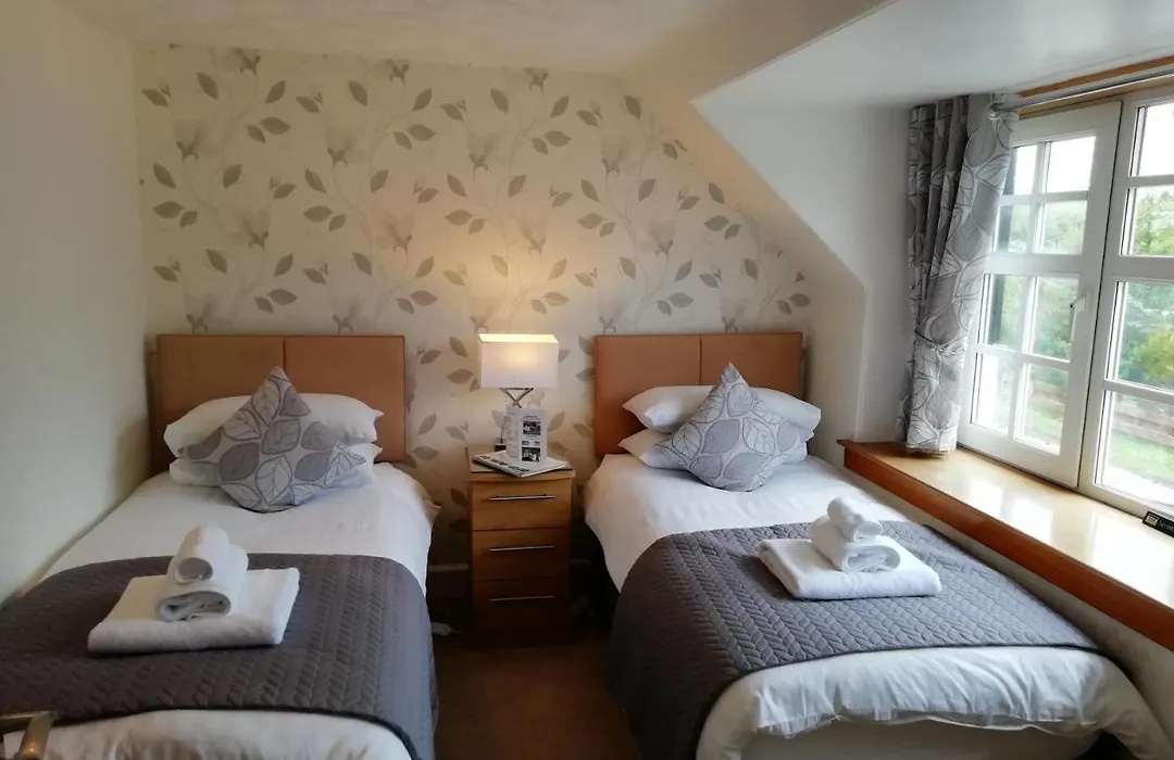 Carrmoor Guest House-1
