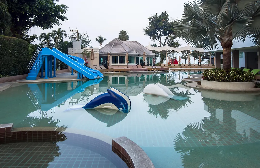Pattaya Discovery Beach Hotel-1