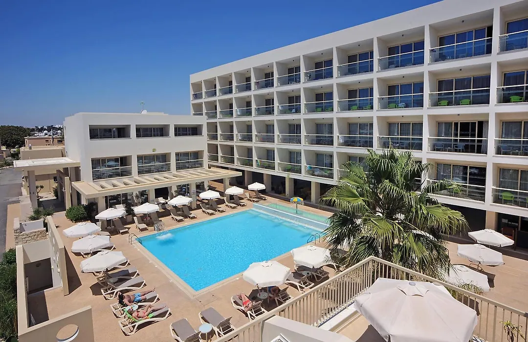 Nelia Gardens-1