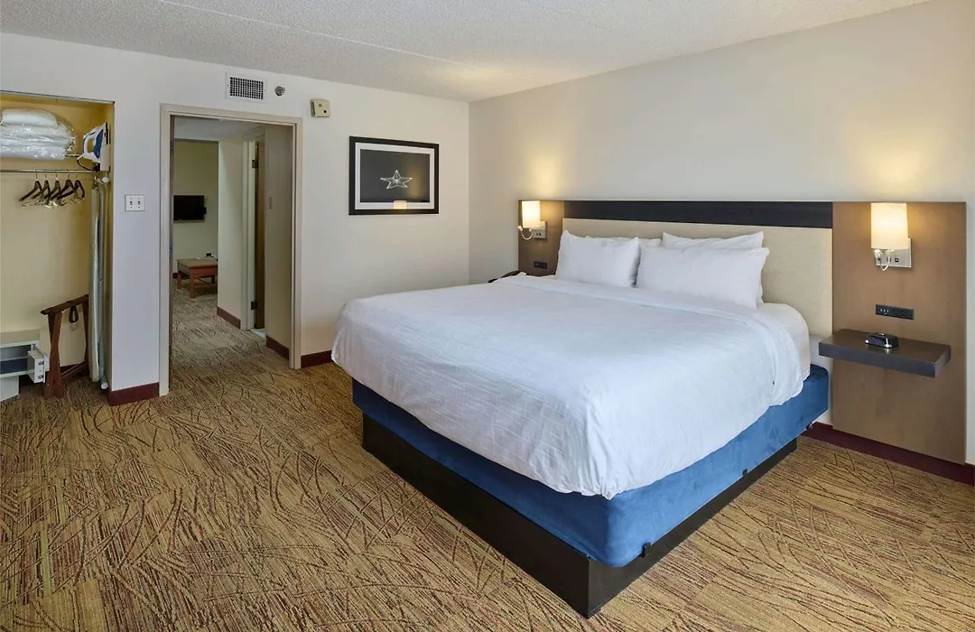 Wyndham El Paso Airport And Water Park-1