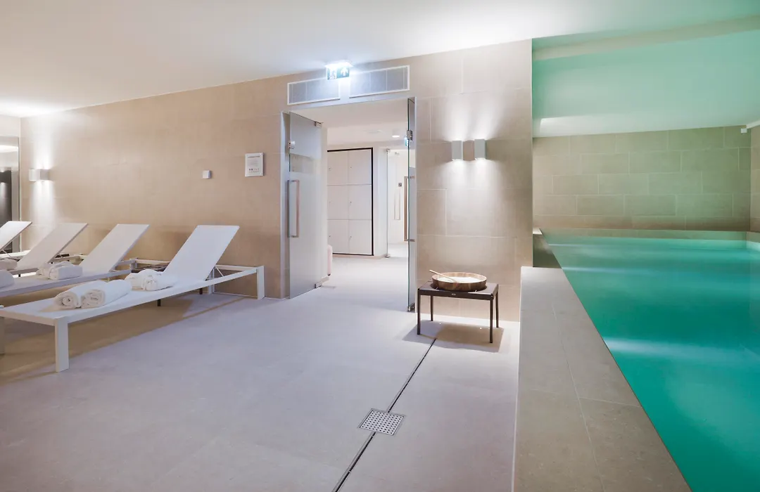 Pestana Amsterdam Riverside-1