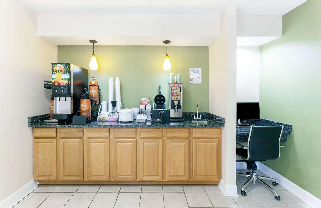 Super 8 By Wyndham Decatur/Dntn/Atlanta Area-1