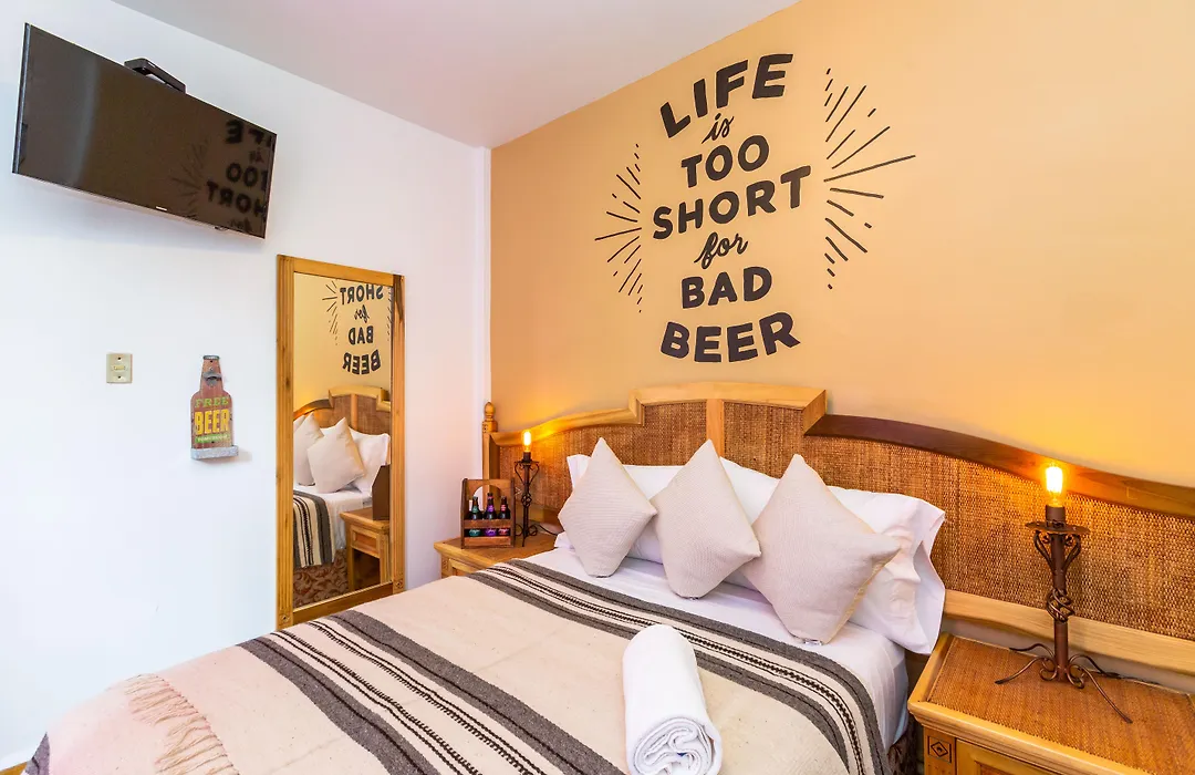 Mala Vecindad Beer Hotel-1