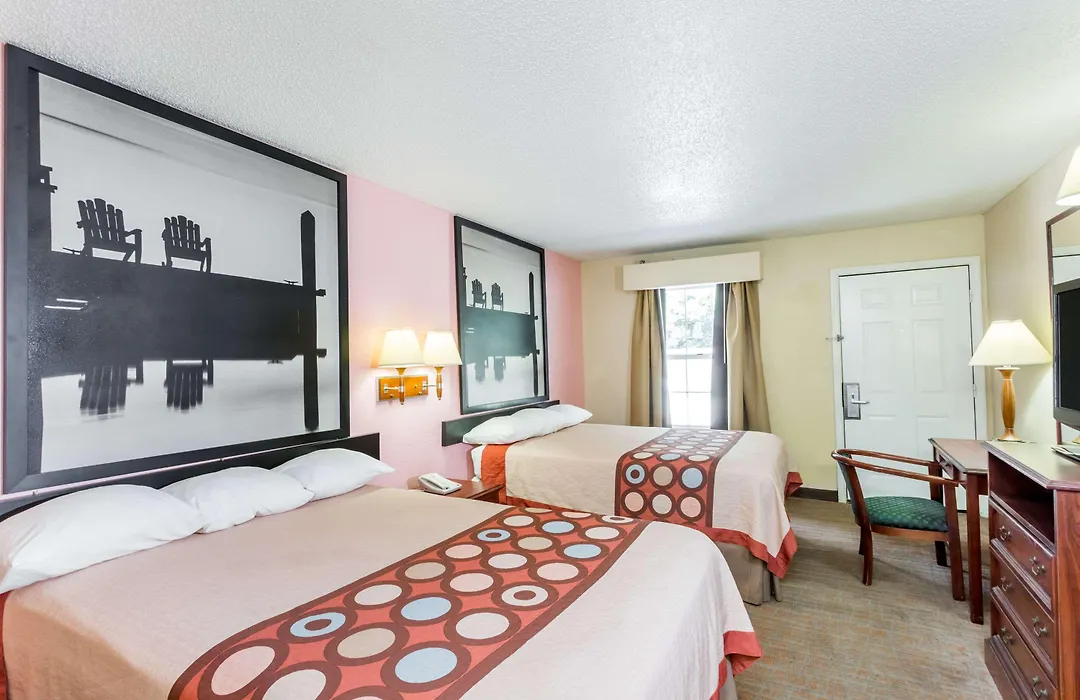 Super 8 By Wyndham Statesboro-1