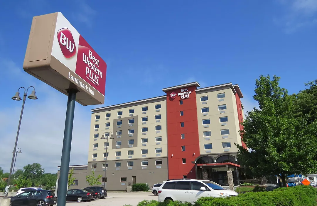 Best Western Plus Landmark Inn-1