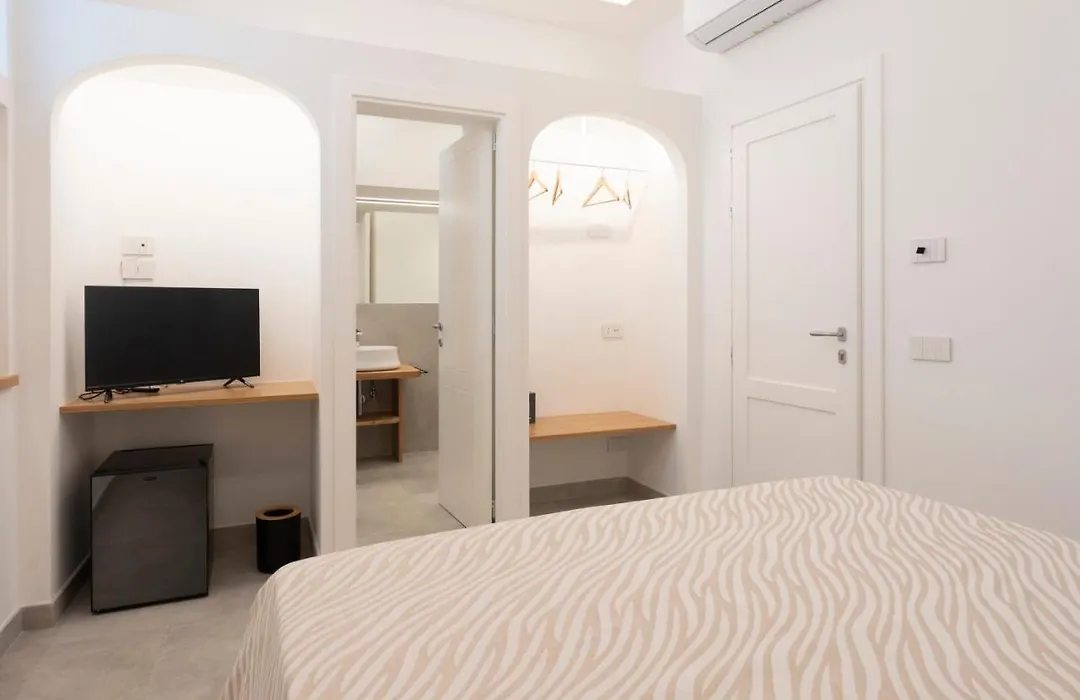 Amamì B&B-1