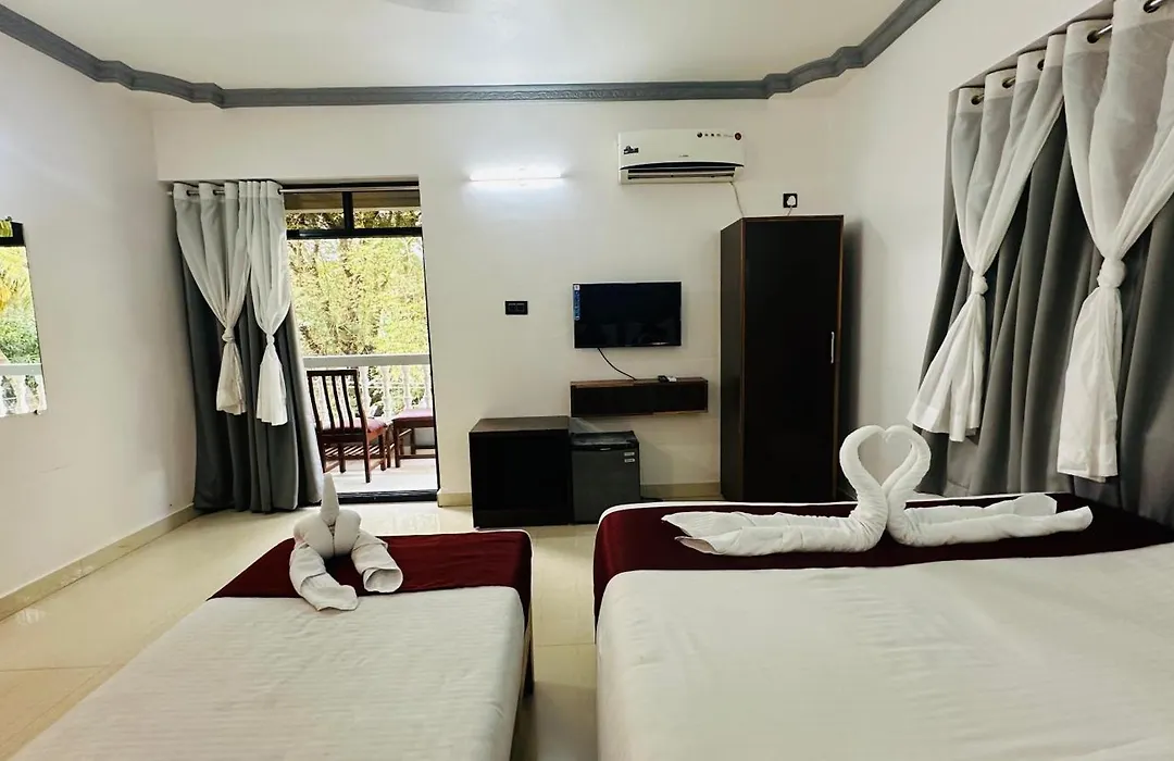 Hotel Baga Bay 150 Meters From Baga Beach-1