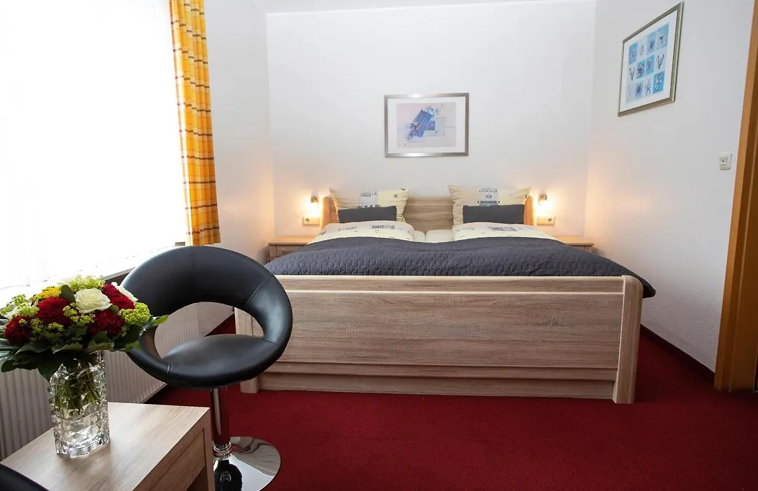 Hotel zum Kreuzberg-1