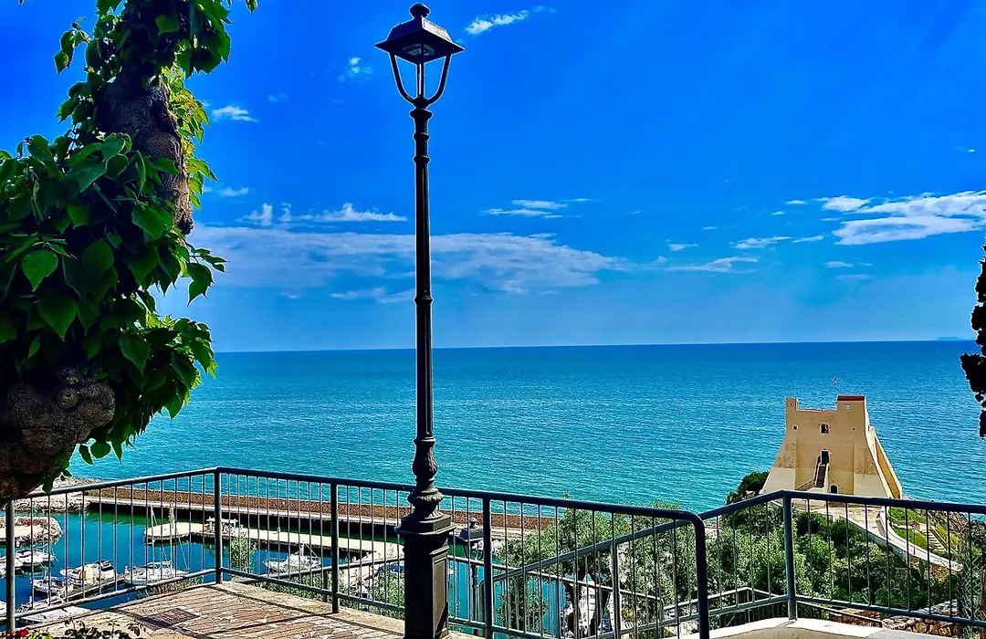 Il Mare Nel Pozzo Sperlonga Centro Storico Tutti i servizi sotto casa, a 100 mt dal mare Parcheggio multilivello adiacente, lasci la macchina e fai tutto a piedi!-1