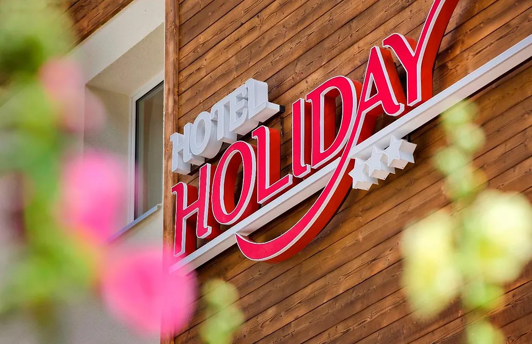 Hotel Holiday-1