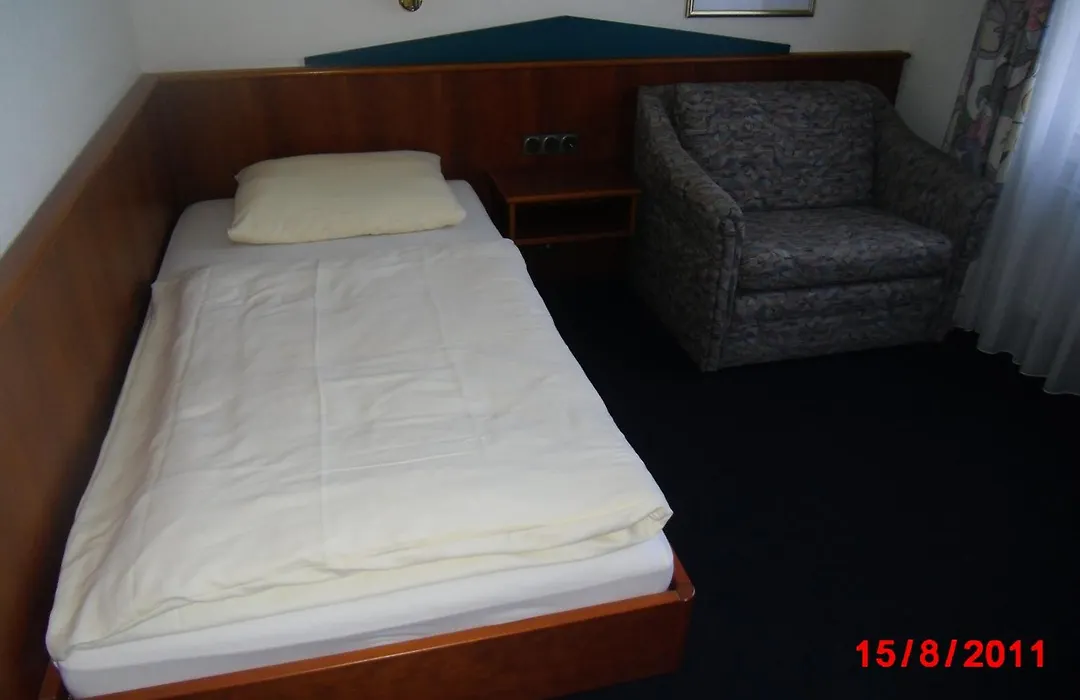 Centralhotel Ratingen-1