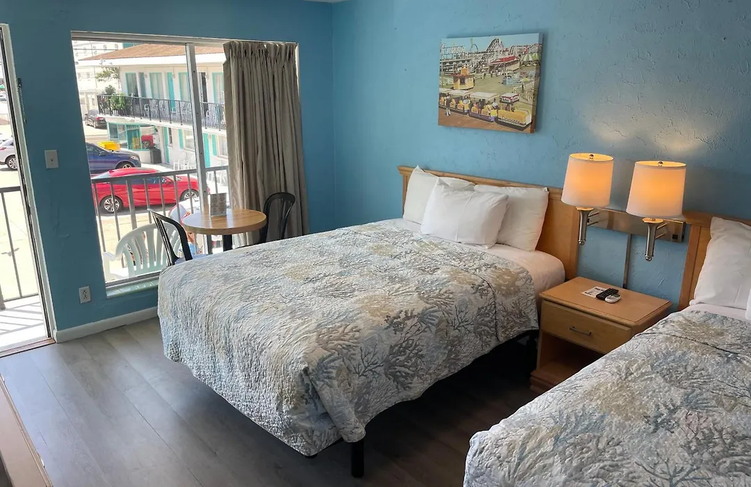 Surfcomber Motel-1