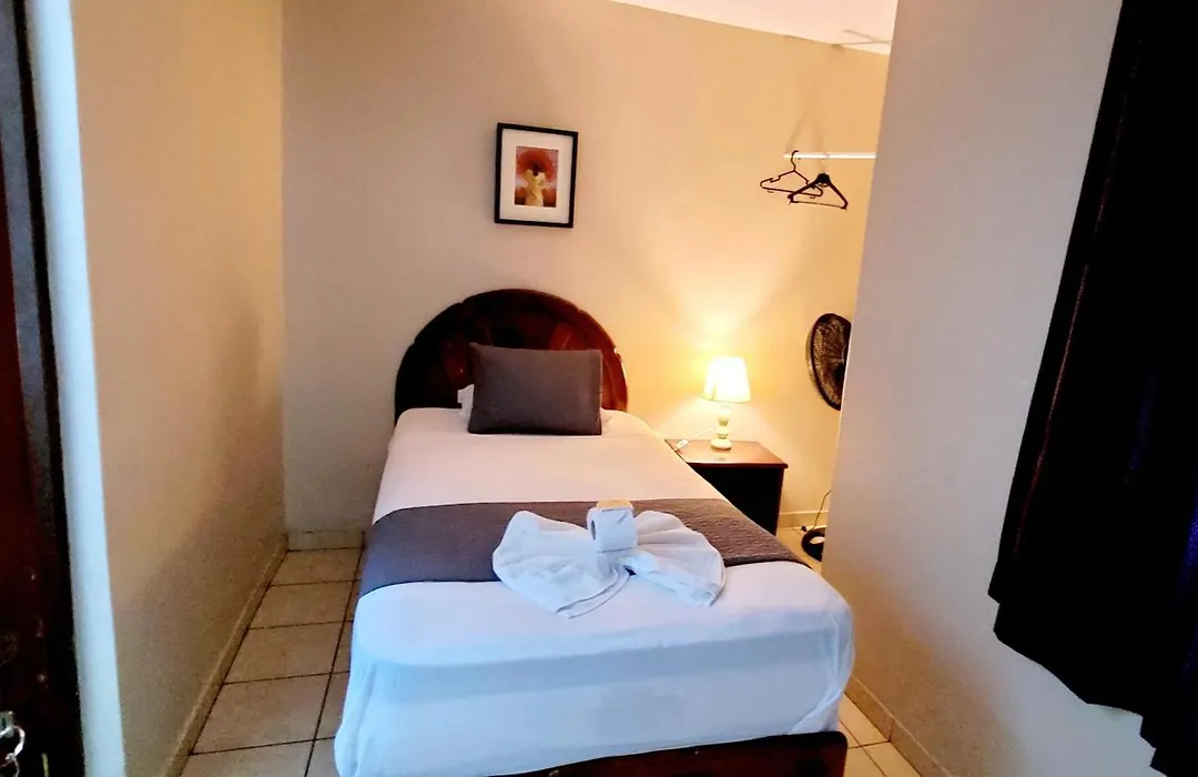Hotel Almagro-1