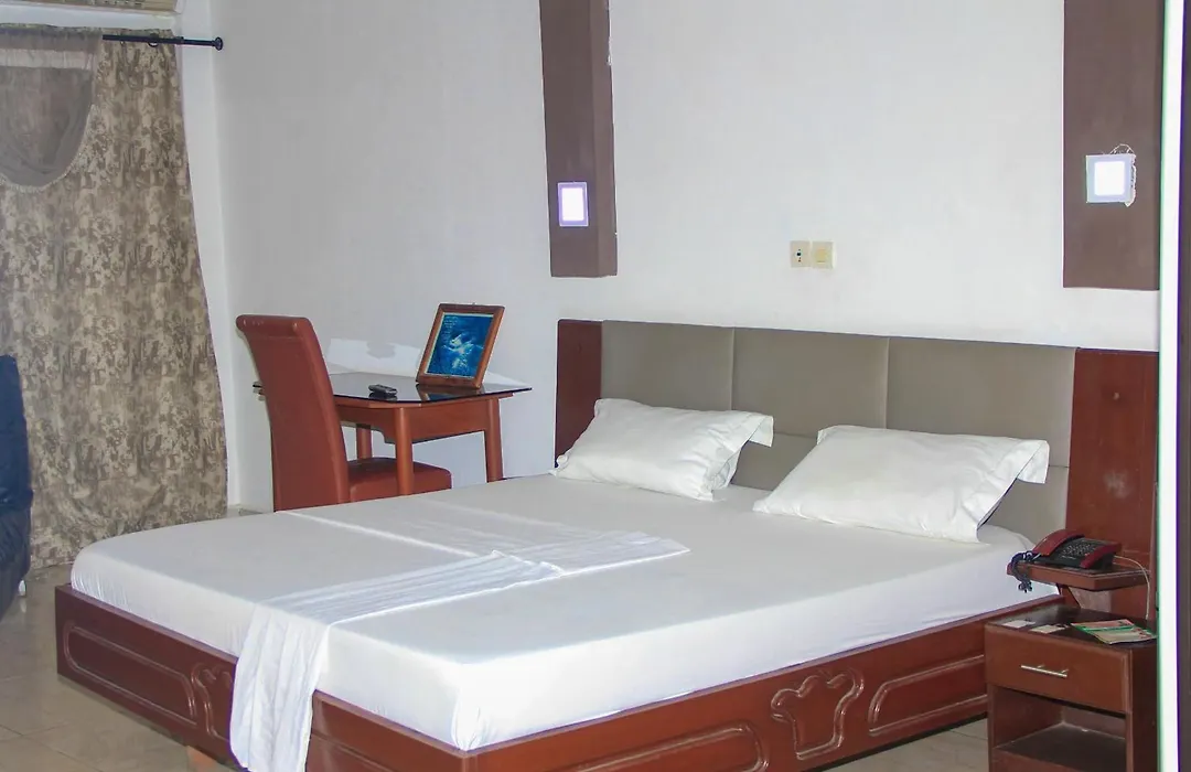 New Green Horse Hotel-1