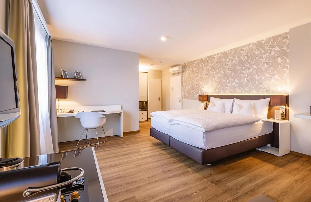 Hotel Spalentor - Ihr Sympathisches Stadthotel-1