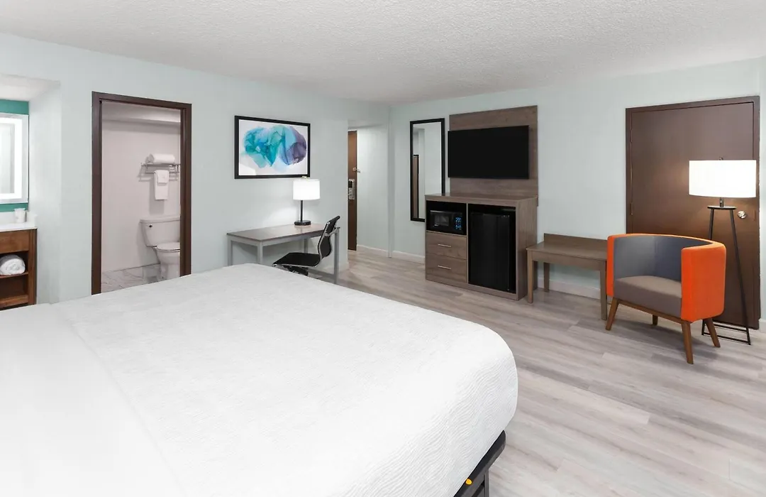Wingate By Wyndham Sheboygan-1