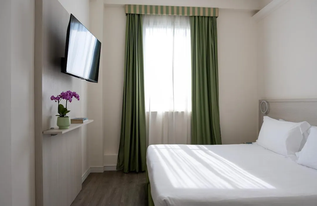 Hotel Embassy-1