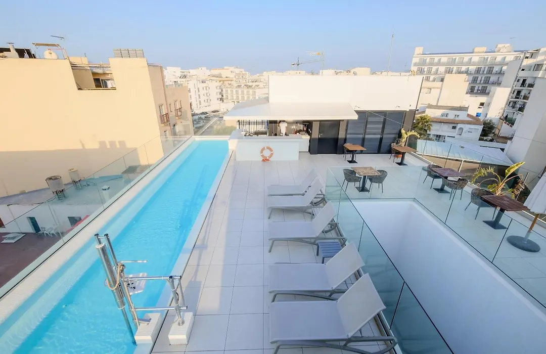 Azuline Hotel M-1